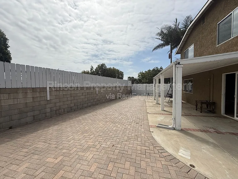 1540 Pyramid Ave — Photo 17