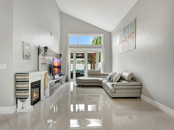 5th image of 15654 NW 14th Court