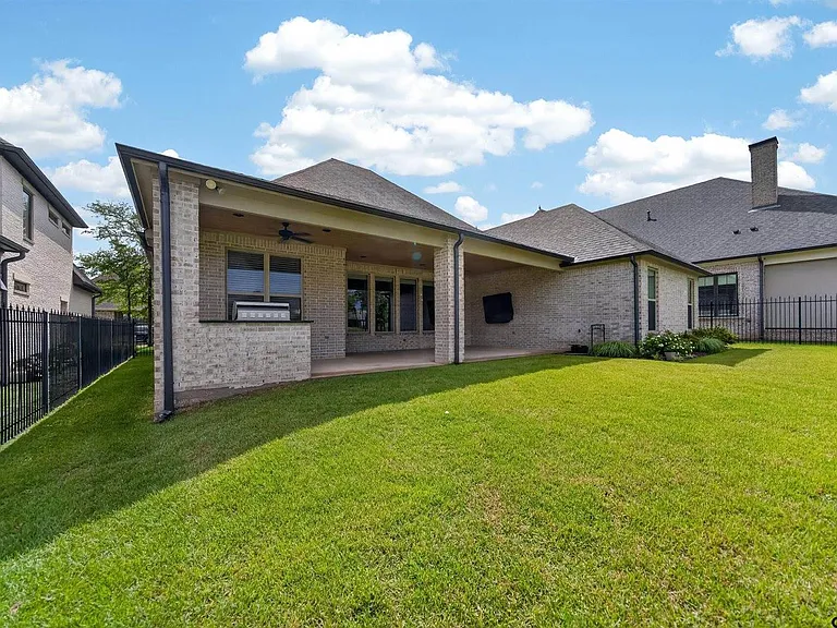 7517 Cross Gate Way — Photo 30