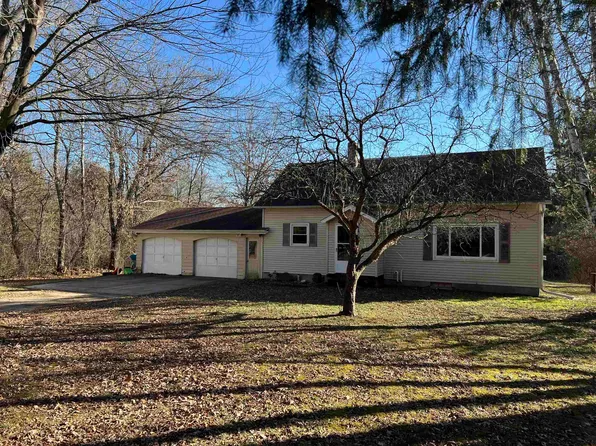E2059 N Westgate Acres Rd, Waupaca, WI 54981