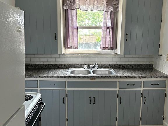 5th image of 354 Sheridan St
