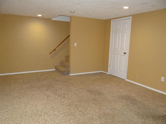 2nd image of 1093 W Cecil St