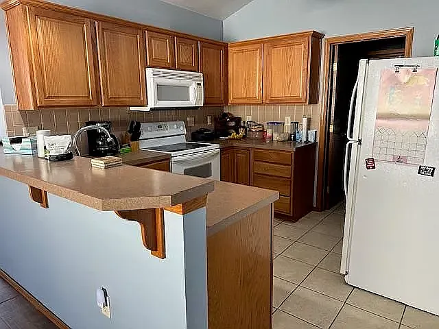 2244 N Shefford Cir — Photo 5