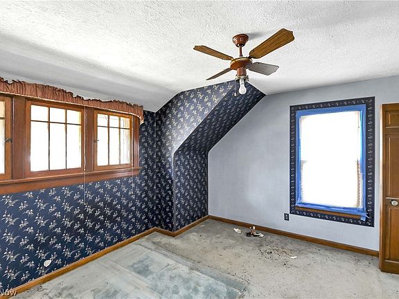 5th image of 3413 W 131st St