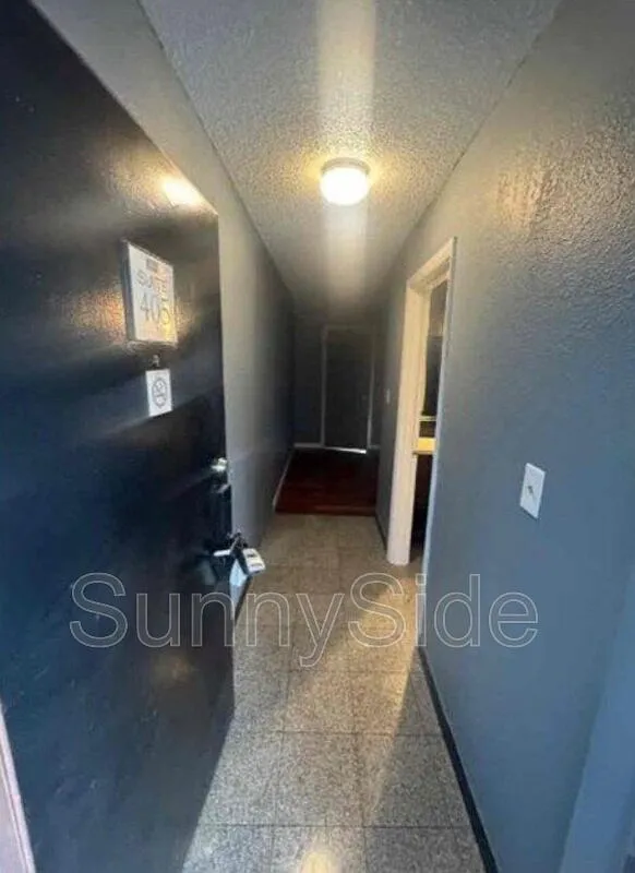 2 bed, 1.0 bath, $975 — Photo 2