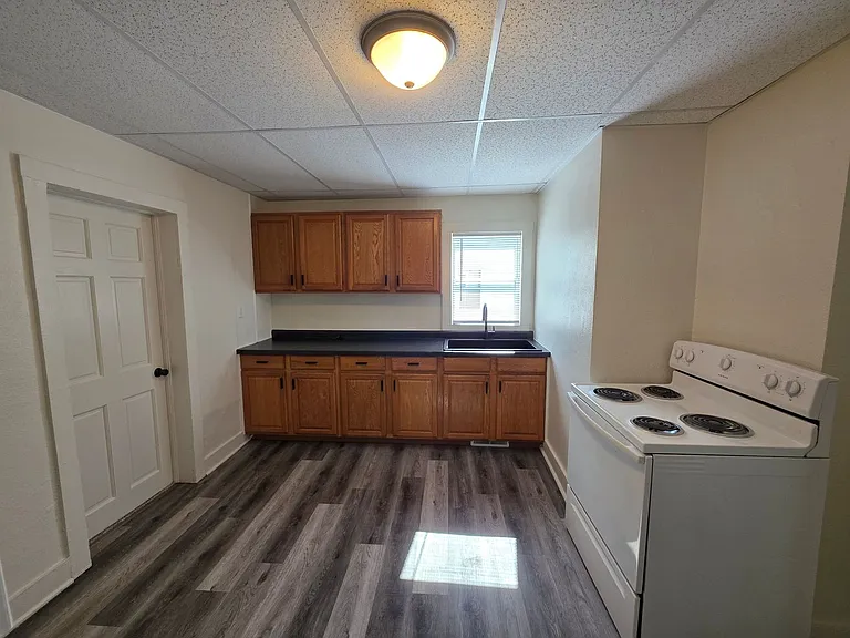 826 W Elsie St — Photo 4