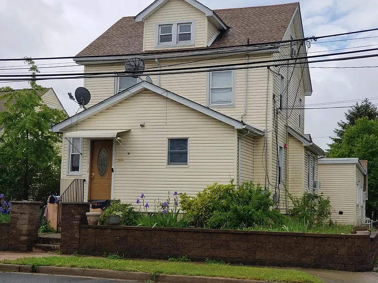 269 N 1st Ave #UP — Photo 6