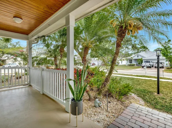 457 NE Bluefish Pt, Port St Lucie, FL 34983