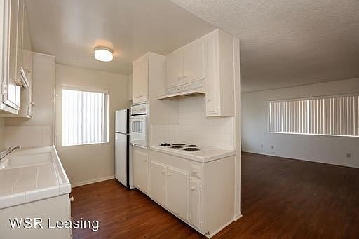 5th image of 1261 Granville Ave APT 10