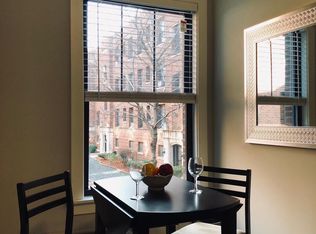 2916 N Mildred Ave #LV, Chicago, IL 60657