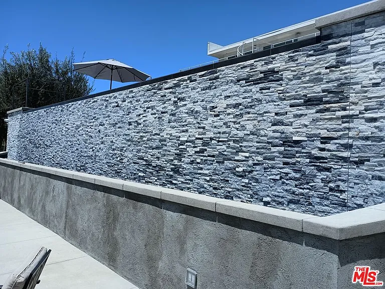 5900 N Winnetka Ave — Photo 63