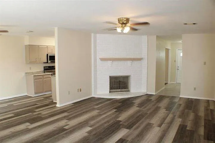 8690 Manion Dr — Photo 5