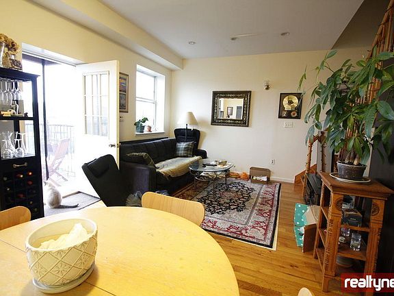5th image of 259 15th St Ph 4