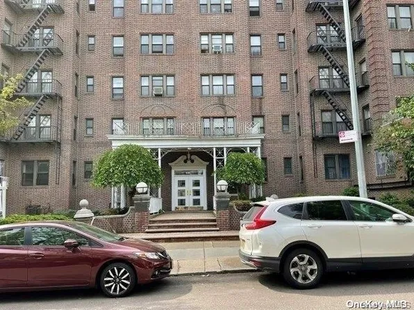 170-40 Highland Avenue #605, Jamaica Estates, NY 11432