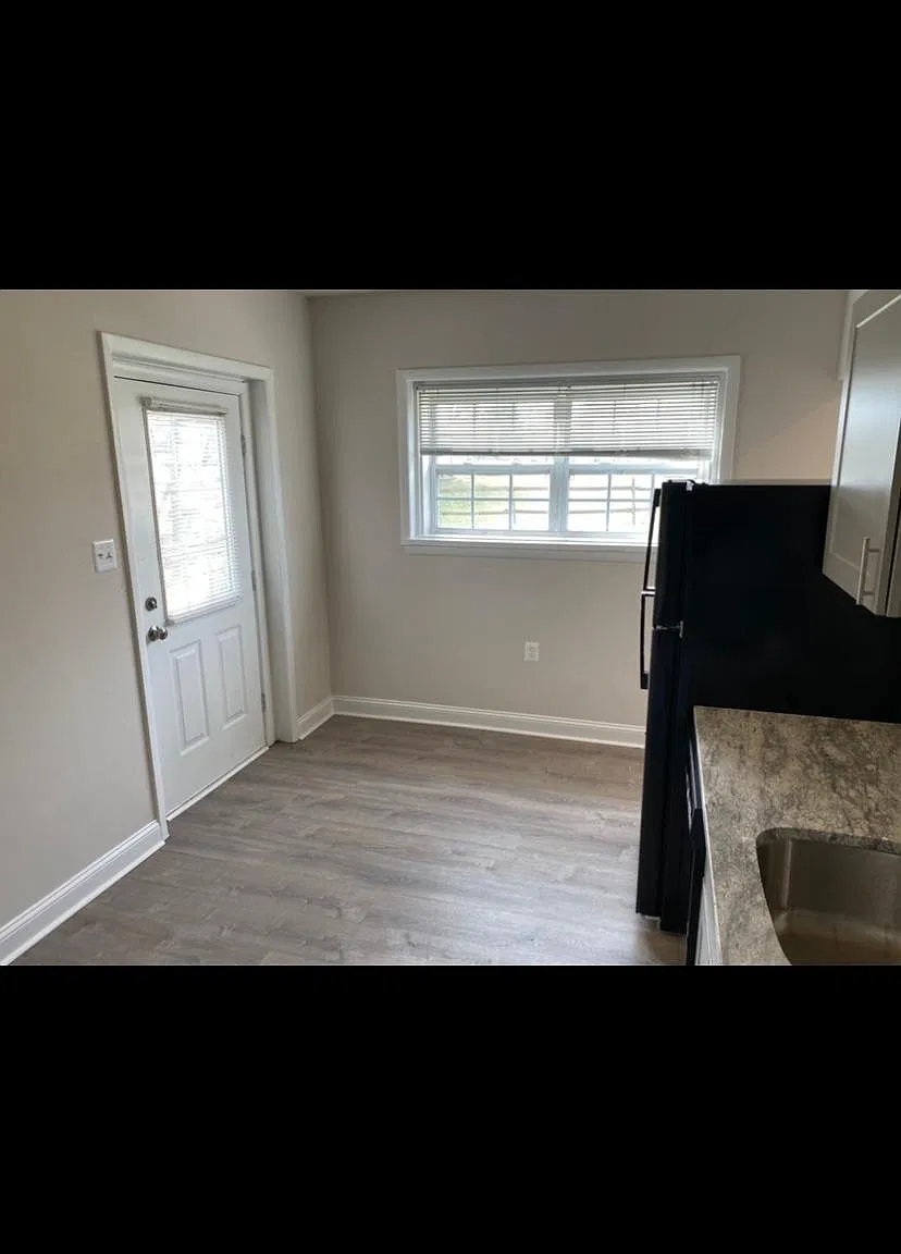 110 Chatfield Dr — Photo 3
