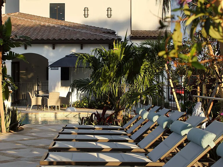Azola West Palm Beach — Photo 9