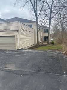 8365 Colony Dr APT 70, Grosse Ile, MI, 48138
