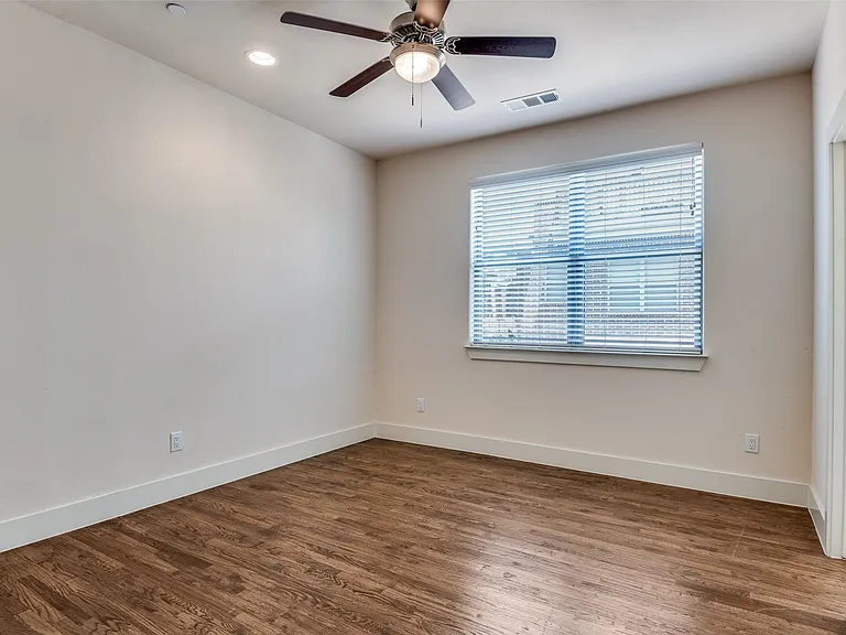 4316 Hartford St #27 — Photo 10
