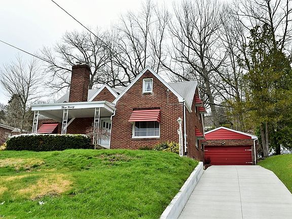 2nd image of 390 W Walnut St