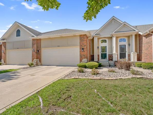9855 Oakwood Ct, Saint John, IN 46373