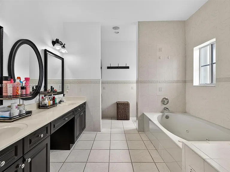 15874 SW 138th Ter — Photo 42