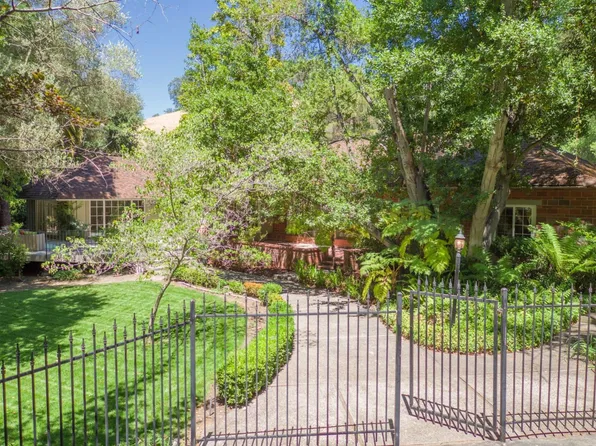 16250 Brooke Acres Ct, Los Gatos, CA 95032