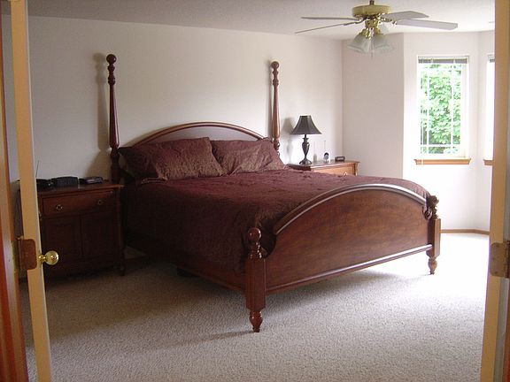 Spacious Master with Double Door Entry and Walk In Closet