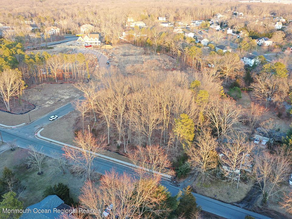 1st image of 1 Fairway Dr