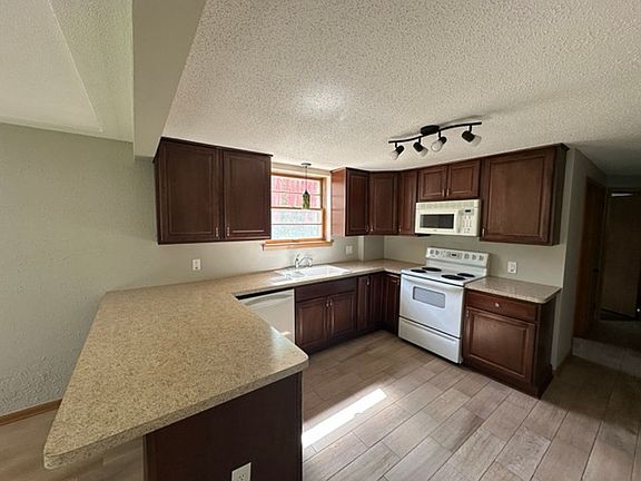 3rd image of 2179 Stewart Ave #1