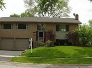 2519 Stonewall Ave, Woodridge, IL 60517