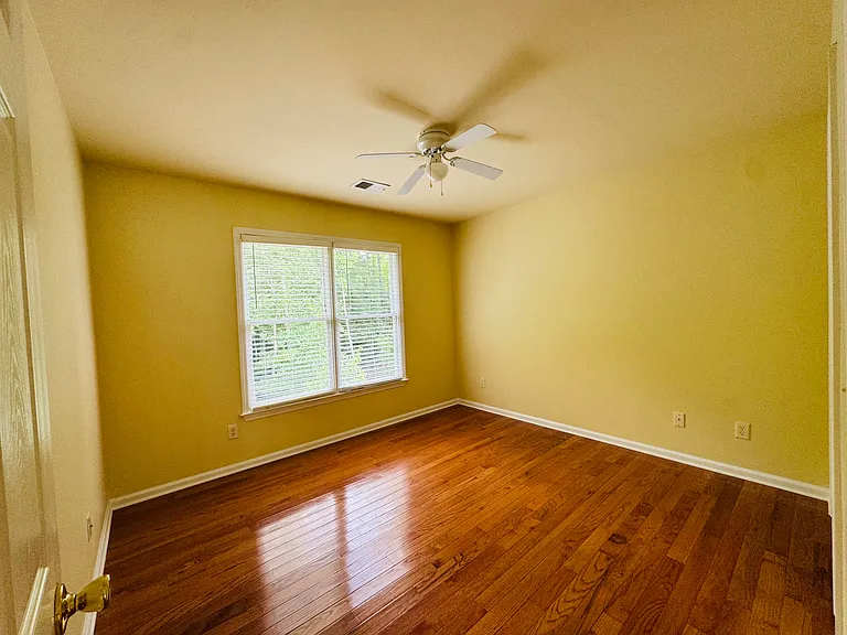 595 Oak Alley Way — Photo 28