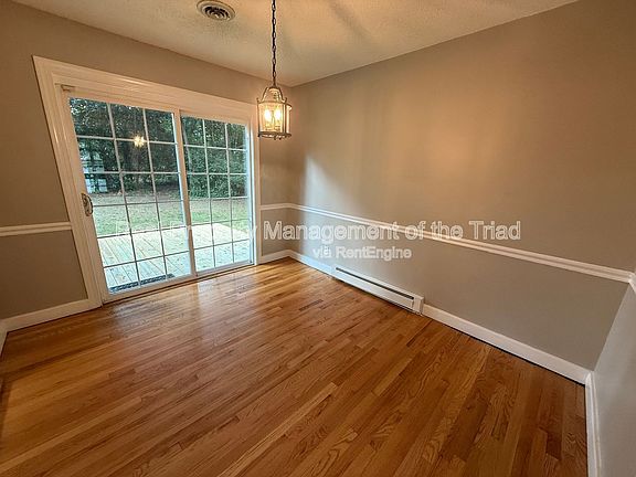 4th image of 204 W Newlyn St