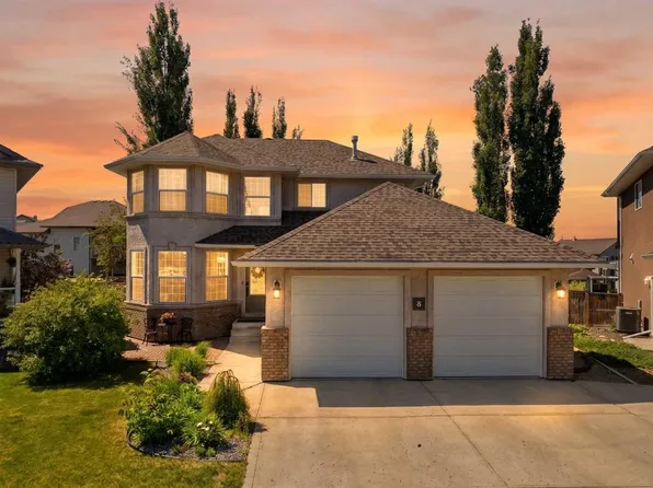 8 N Fir Close, Sylvan Lake, AB T4S 2H9
