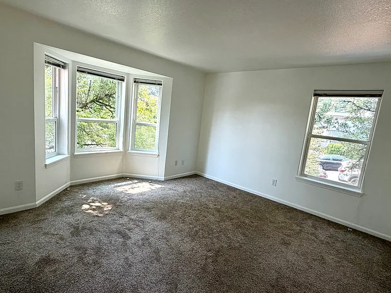 1033 SW Gibbs St #201 — Photo 10
