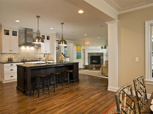 2 Pickett Ln, Clifton Park, NY 12065