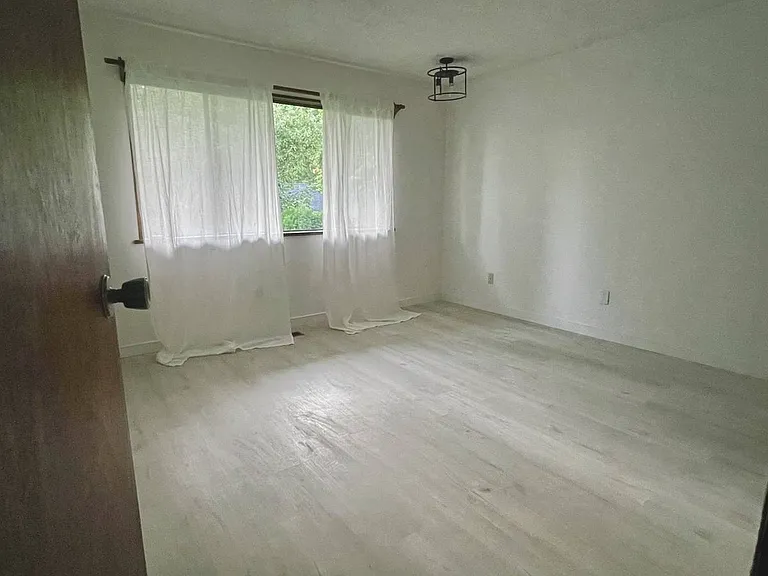 2133 Sperling Ave — Photo 15