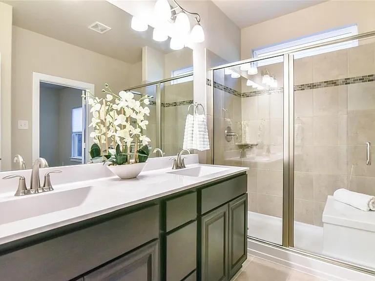 2305 Paxton Way — Photo 7