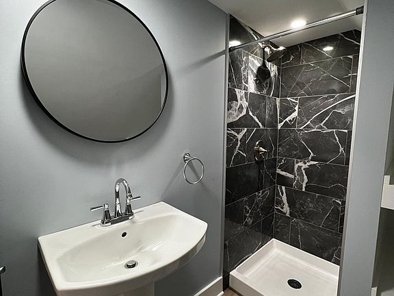 3rd image of 2835 Avondale Ave #3