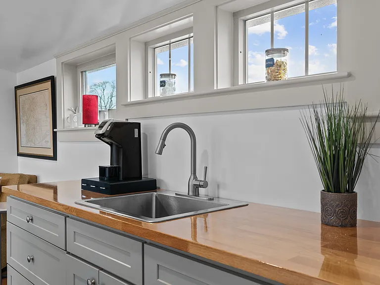 358 Broadway St #4 — Photo 11