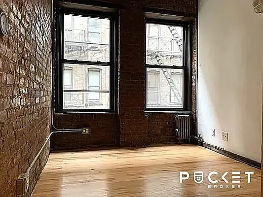 Rented by PocketBroker Inc | media 21