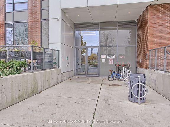 3rd image of 32 Forest Manor Rd #1902