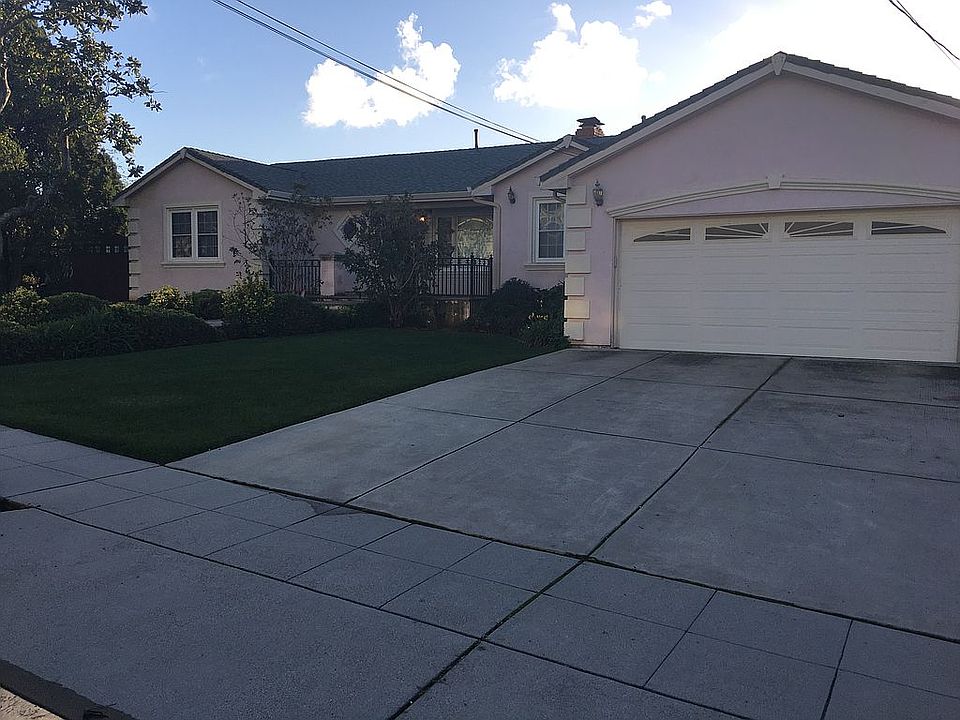 2nd image of 10715 Mark St