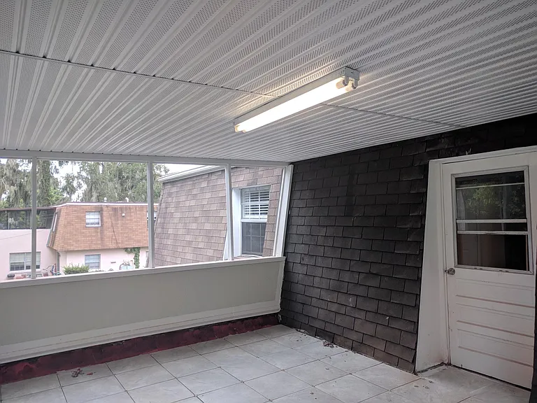 1306 E Muriel St #UPSTAIRS — Photo 11