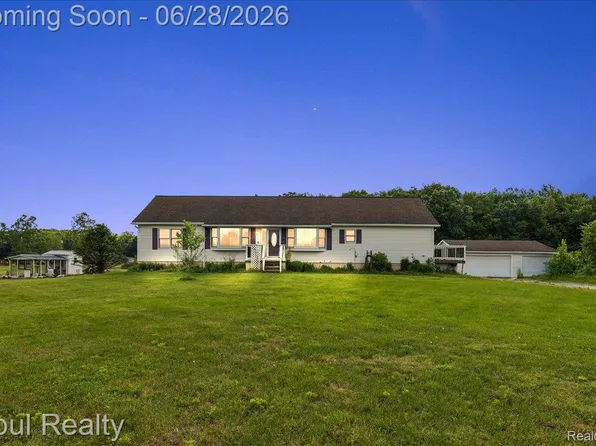 23815 Carleton West Rd, Belleville, MI 48111