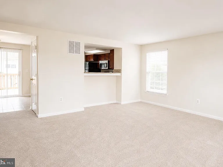 3351 Canton Ct — Photo 2