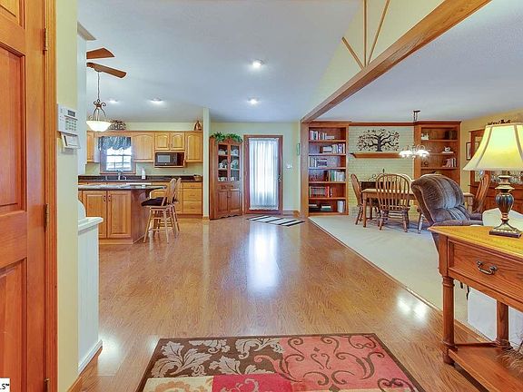 3rd image of 400 S Meadow Dr