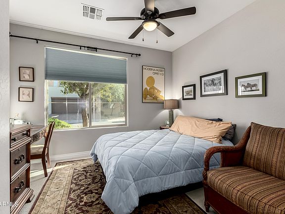4th image of 810 E VERDE Boulevard