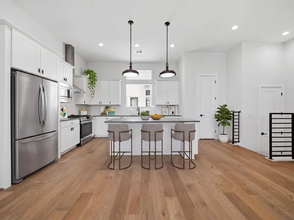 332 Eastwood St, Houston, TX 77011