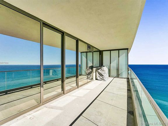 3rd image of 18975 Collins Ave #2704