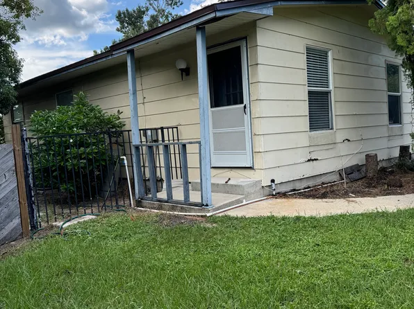 606 S Lotela Ave, Avon Park, FL 33825